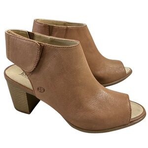 Josef Seibel Bonnie 09 Tan Leather Sandal, New in Box.